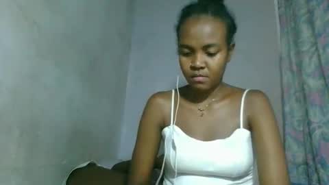 Snapshot of caella98 chatting on 04-15-26, 07:58 caella98 online show from 04-15-26, 07:58