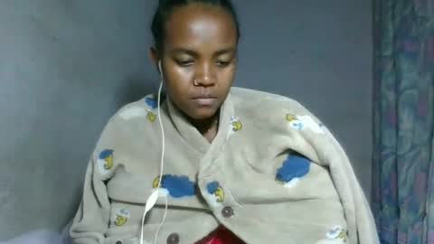 Snapshot of caella98 chatting on 04-21-26, 01:42 caella98 online show from 04-21-26, 01:42