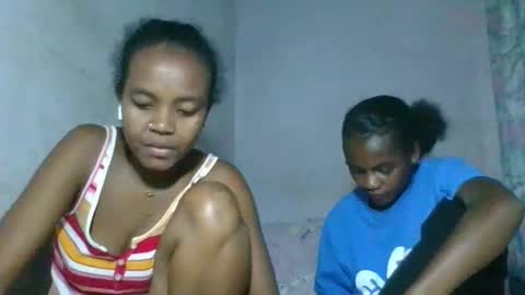 Snapshot of caella98 chatting on 05-11-26, 04:37 caella98 online show from 05-11-26, 04:37