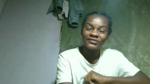 Snapshot of caella98 chatting on 05-16-26, 06:39 caella98 online show from 05-16-26, 06:39