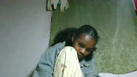 Snapshot of caella98 chatting on 05-18-26, 06:14 caella98 online show from 05-18-26, 06:14