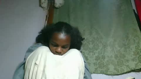 Snapshot of caella98 chatting on 05-19-26, 04:13 caella98 online show from 05-19-26, 04:13