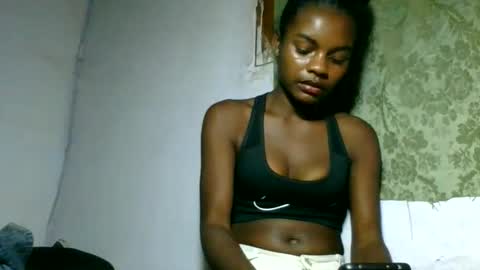 Snapshot of caella98 chatting on 05-20-26, 06:58 caella98 online show from 05-20-26, 06:58