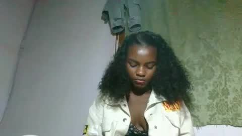 Snapshot of caella98 chatting on 05-22-26, 04:01 caella98 online show from 05-22-26, 04:01
