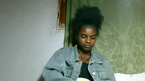 Snapshot of caella98 chatting on 05-24-26, 04:23 caella98 online show from 05-24-26, 04:23