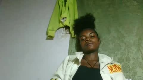 Snapshot of caella98 chatting on 05-25-26, 06:47 caella98 online show from 05-25-26, 06:47