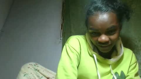 Snapshot of caella98 chatting on 05-27-26, 04:42 caella98 online show from 05-27-26, 04:42