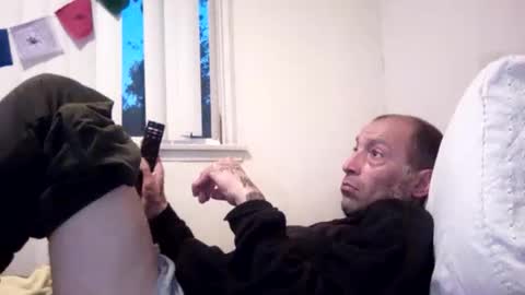 Snapshot of caga_palos chatting on 01-18-26, 02:43 caga_palos online show from 01-18-26, 02:43