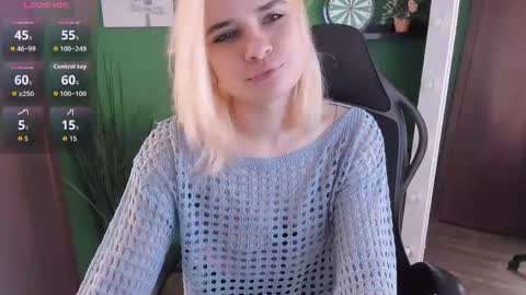 Snapshot of caitlin_crazy chatting on 06-02-26, 10:17 Gina online show from 06-02-26, 10:17