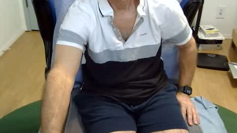 Snapshot of califun4u chatting on 12-19-25, 11:56 califun4u online show from 12-19-25, 11:56