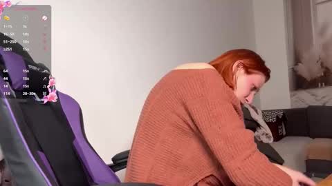 Snapshot of caliiie_of chatting on 10-22-25, 05:52 Caliiie of online show from 10-22-25, 05:52