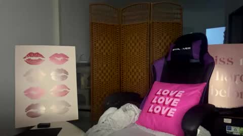 Snapshot of caliiie_of chatting on 02-16-26, 07:26 Caliiie of online show from 02-16-26, 07:26