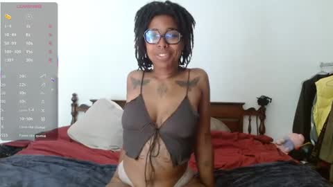 Snapshot of call_me_hedone chatting on 05-28-26, 11:40 Hedone online show from 05-28-26, 11:40