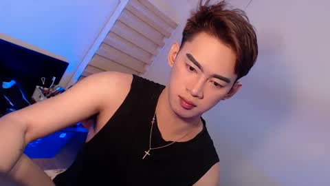 Snapshot of callme_gameslayer chatting on 12-03-24, 03:44 Arthr online show from 12-03-24, 03:44