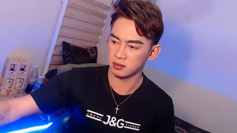 Snapshot of callme_gameslayer chatting on 12-04-24, 04:38 Arthr online show from 12-04-24, 04:38