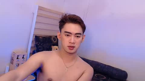 Snapshot of callme_gameslayer chatting on 12-19-24, 08:23 Arthr online show from 12-19-24, 08:23