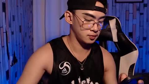 Snapshot of callme_gameslayer chatting on 01-21-25, 02:59 Arthr online show from 01-21-25, 02:59