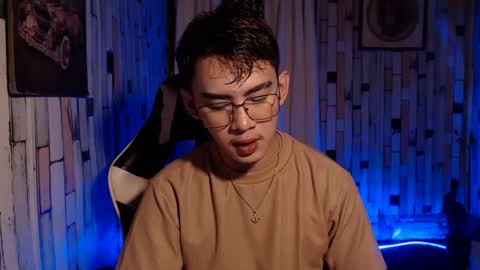 Snapshot of callme_gameslayer chatting on 01-28-25, 04:19 Arthr online show from 01-28-25, 04:19