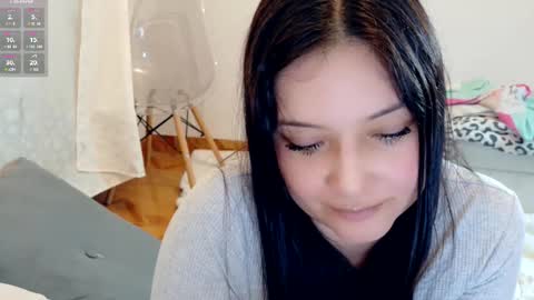 Snapshot of callme_vicky chatting on 10-16-25, 12:00 ViCtOriA online show from 10-16-25, 12:00