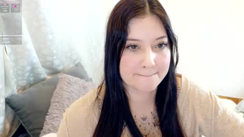 Snapshot of callme_vicky chatting on 10-22-25, 01:55 ViCtOriA online show from 10-22-25, 01:55