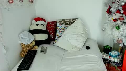 Snapshot of callmeby_lebron chatting on 12-26-24, 02:16 LeBron online show from 12-26-24, 02:16