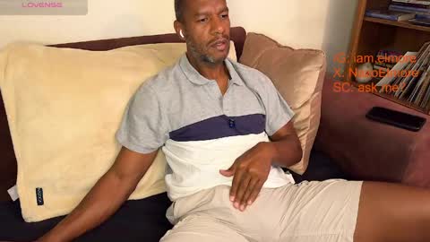 My name is Robert  Dont be shysay hi I love to chat. For requests or dirty talk please use tips  online show from 03-31-26, 05:30