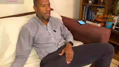 My name is Robert  Dont be shysay hi I love to chat. For requests or dirty talk please use tips  online show from 04-21-26, 03:35