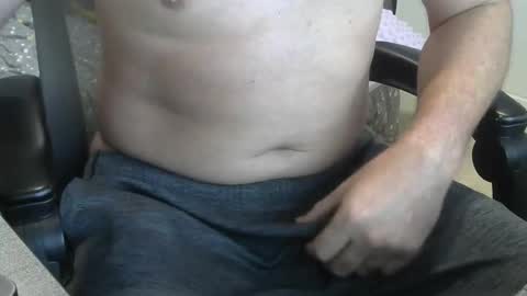 Snapshot of callmeroger33 chatting on 11-24-25, 04:40 callmeroger33 online show from 11-24-25, 04:40