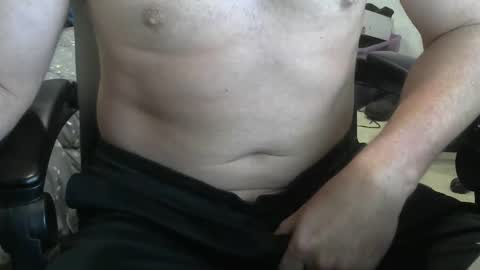 Snapshot of callmeroger33 chatting on 12-16-25, 04:56 callmeroger33 online show from 12-16-25, 04:56