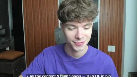 Hey I am Calvin  online show from 04-08-26, 05:24