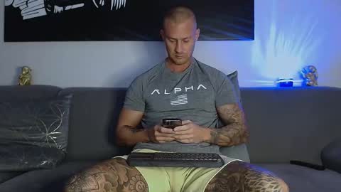 Calvin  online show from 01-15-25, 06:33