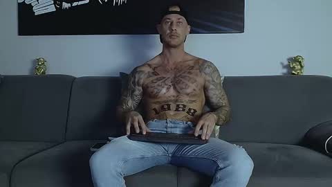 Calvin  online show from 09-12-25, 10:43