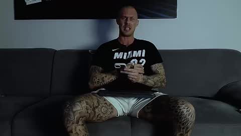 Calvin  online show from 10-12-25, 08:08