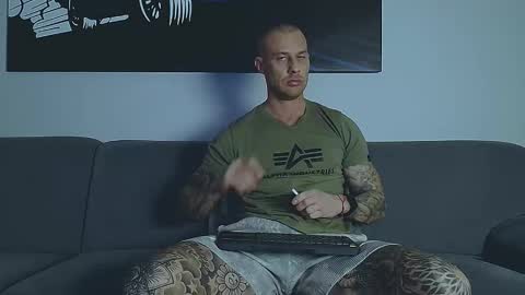 Snapshot of calvinhunt69 chatting on 01-12-26, 12:38 Calvin online show from 01-12-26, 12:38