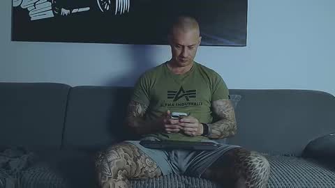 Snapshot of calvinhunt69 chatting on 02-10-26, 07:23 Calvin online show from 02-10-26, 07:23