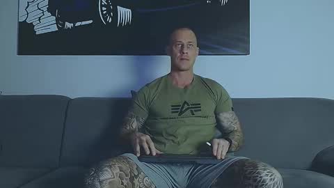 Snapshot of calvinhunt69 chatting on 02-22-26, 07:45 Calvin online show from 02-22-26, 07:45