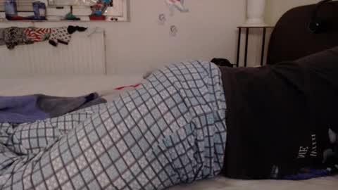 Snapshot of calvinjohnlad chatting on 11-14-25, 01:59 Calvinjohnlad online show from 11-14-25, 01:59