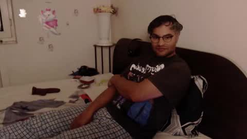 Snapshot of calvinjohnlad chatting on 11-17-25, 03:18 Calvinjohnlad online show from 11-17-25, 03:18