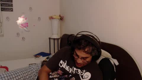 Snapshot of calvinjohnlad chatting on 11-18-25, 08:46 Calvinjohnlad online show from 11-18-25, 08:46