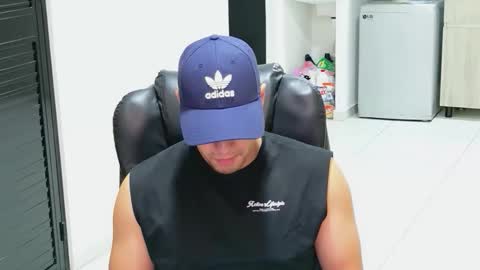 Snapshot of camara110 chatting on 05-18-26, 11:54 camara110 online show from 05-18-26, 11:54