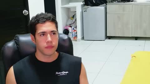 Snapshot of camara110 chatting on 05-24-26, 02:38 camara110 online show from 05-24-26, 02:38