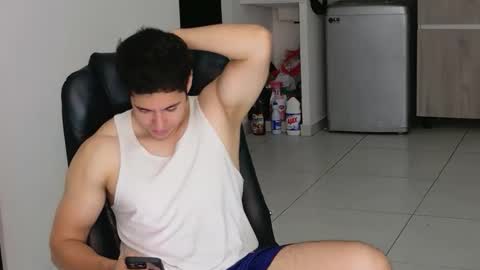 Snapshot of camara110 chatting on 05-28-26, 12:30 camara110 online show from 05-28-26, 12:30