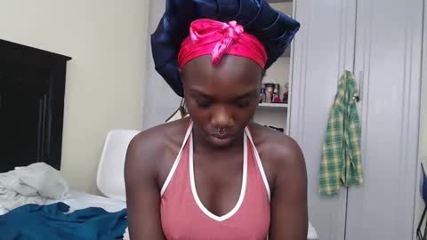 Snapshot of camclit chatting on 12-02-24, 06:30 Princess online show from 12-02-24, 06:30