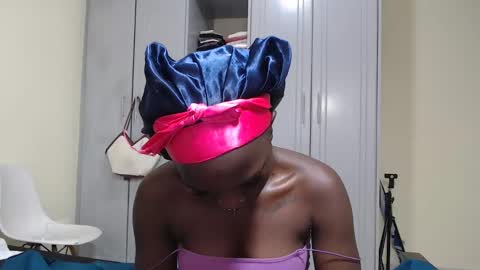 Snapshot of camclit chatting on 12-05-24, 03:48 Princess online show from 12-05-24, 03:48