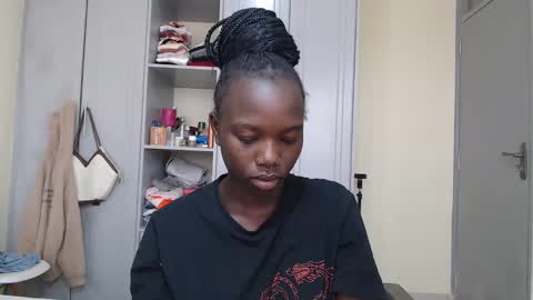 Snapshot of camclit chatting on 12-26-24, 10:05 Princess online show from 12-26-24, 10:05