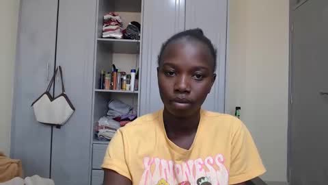 Snapshot of camclit chatting on 01-03-25, 01:25 Princess online show from 01-03-25, 01:25