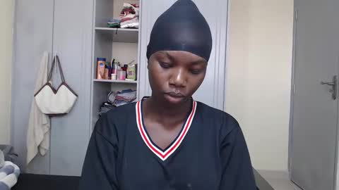 Snapshot of camclit chatting on 01-11-25, 05:10 Princess online show from 01-11-25, 05:10