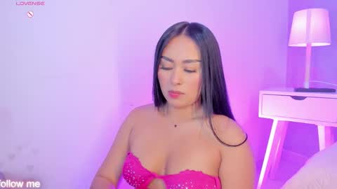 Camelia Smith online show from 11-19-25, 03:39