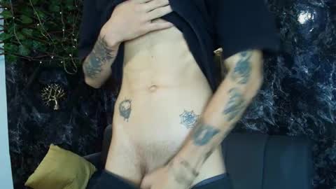 Snapshot of cameron_lux4 chatting on 01-11-26, 04:50 CAMERON online show from 01-11-26, 04:50