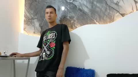 Snapshot of cameronsilverman chatting on 07-08-26, 07:40 cameronsilverman online show from 07-08-26, 07:40